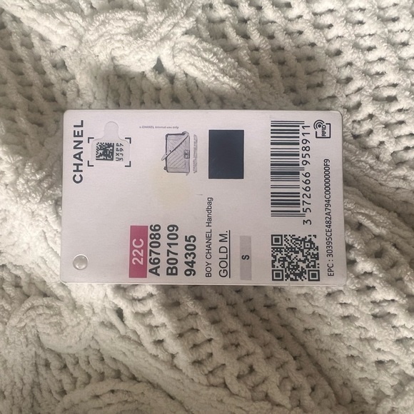 22C Chanel Boy Bag with silver/gold hardware - Picture 4 of 12